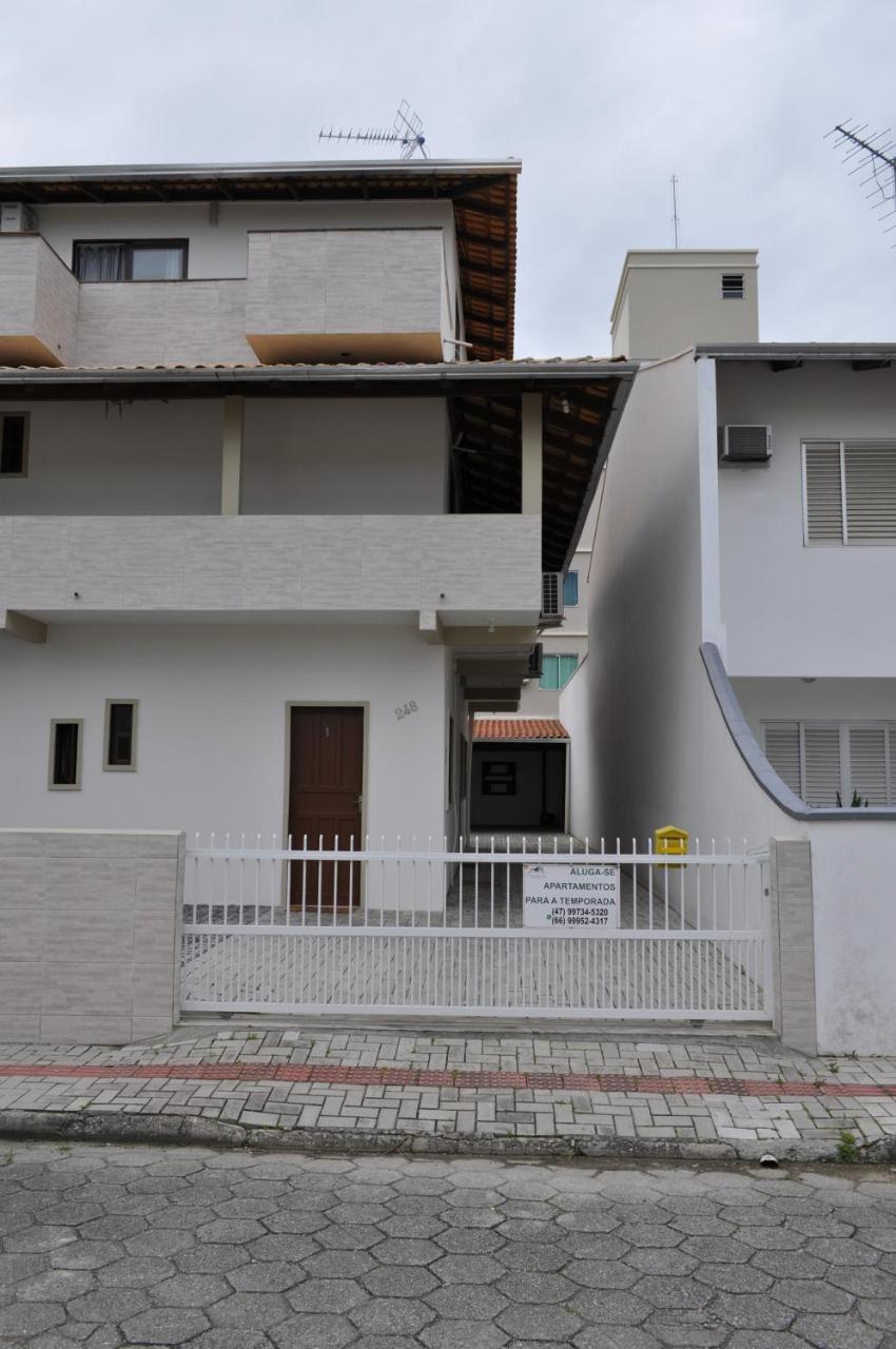 Apartamentos Bombinhas - 140 Metros Da Praia المظهر الخارجي الصورة